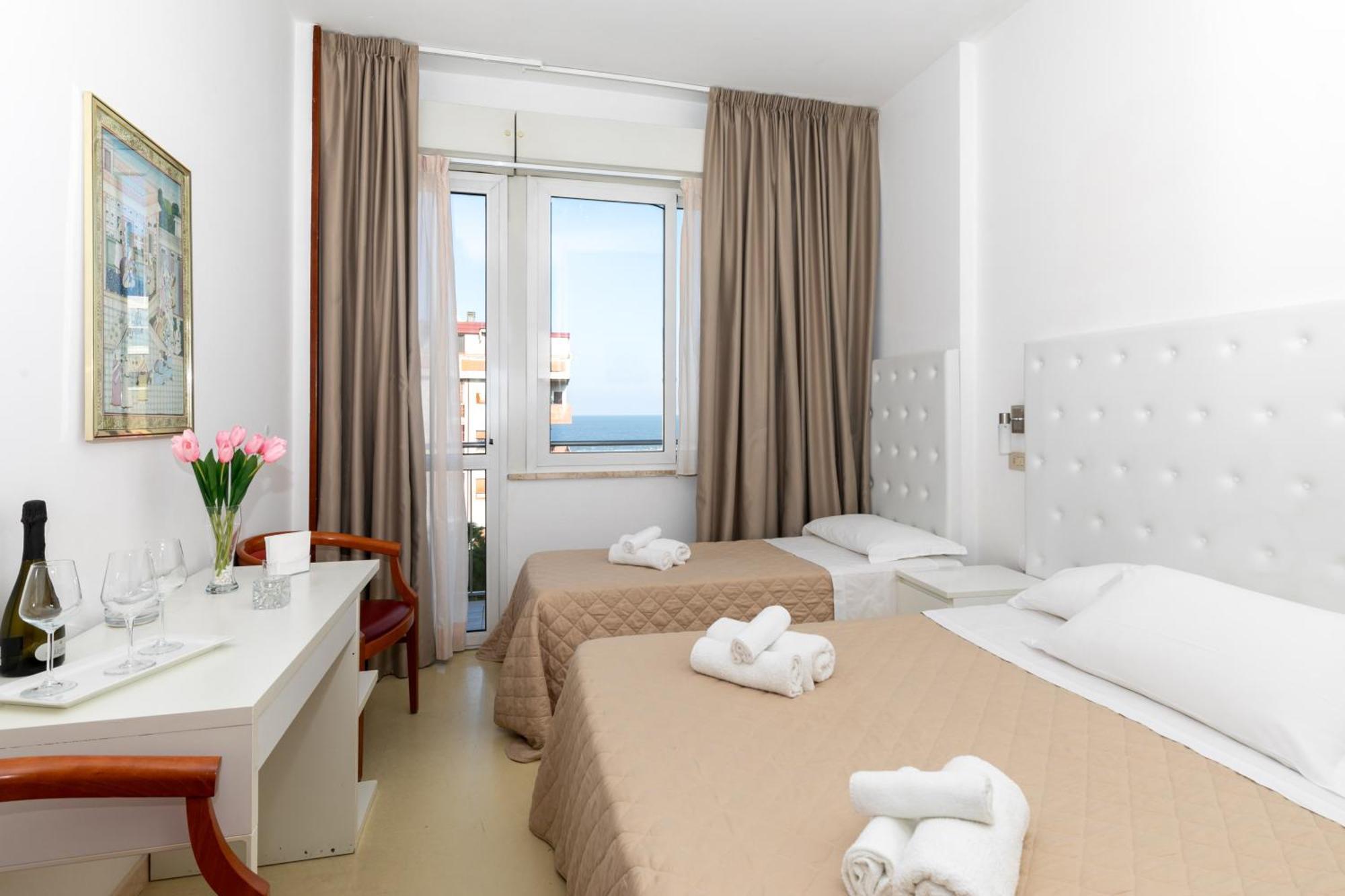 Hotel La Perla ريميني المظهر الخارجي الصورة
